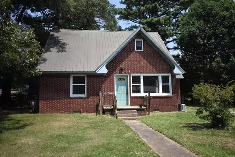 Exterior - 1506 E Moore Ave, Searcy, AR 72143 photo 2 of 4