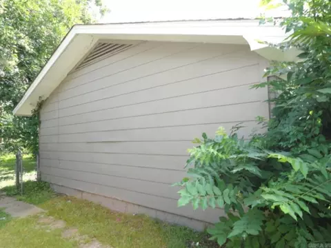 Exterior - 2605 W 37th Ave, Pine Bluff, AR 71603 photo 3 of 3