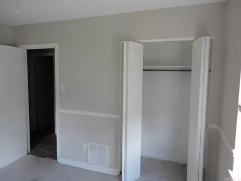 Bedroom - 2605 W 37th Ave, Pine Bluff, AR 71603 photo 4 of 5
