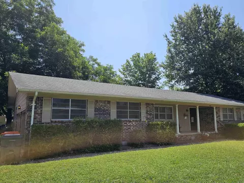 1010 N Detroit Ave, Russellville, AR 72801