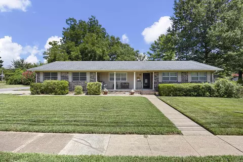 1010 N Detroit Ave, Russellville, AR 72801