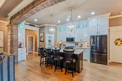Entry Way - 3985 Bent Tree, Benton, AR 72019 photo 2 of 4