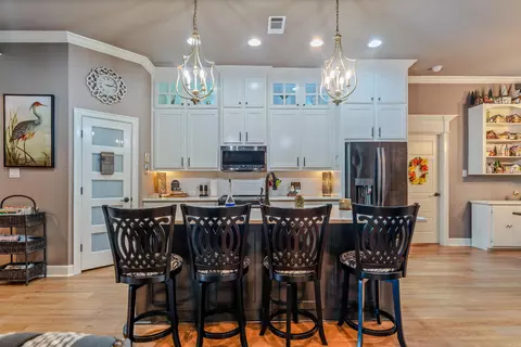 Kitchen - 3985 Bent Tree, Benton, AR 72019 photo 2 of 3