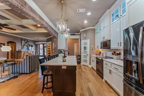 Kitchen - 3985 Bent Tree, Benton, AR 72019 photo 3 of 3