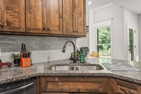 Kitchen - 19 Bullet Davis, Greenbrier, AR 72058 photo 2 of 3