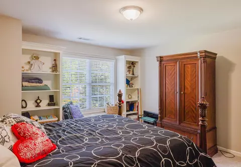 Bedroom - 5916 Worth Ave, Benton, AR 72019 photo 5 of 7