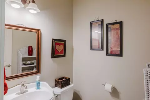 Bath - 5916 Worth Ave, Benton, AR 72019 photo 1 of 5