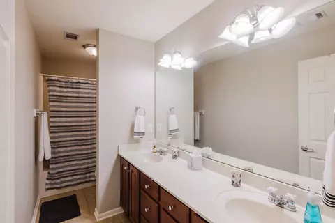 Bath - 5916 Worth Ave, Benton, AR 72019 photo 5 of 5