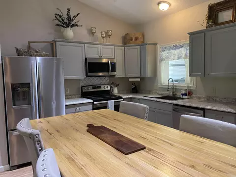 Kitchen - 119 Wheeler Ln, Mount Ida, AR 71957 photo 5 of 6