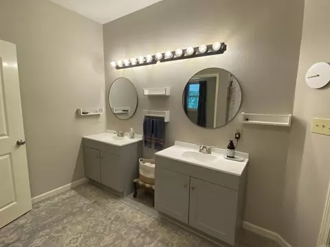 Bath - 119 Wheeler Ln, Mount Ida, AR 71957 photo 3 of 4