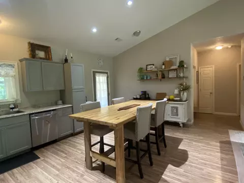 Kitchen - 119 Wheeler Ln, Mount Ida, AR 71957 photo 3 of 6
