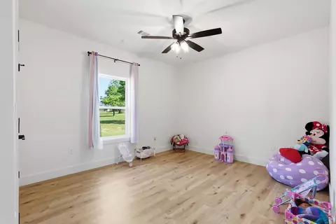 Bedroom - 18 Ules Watson Dr, Greenbrier, AR 72058 photo 5 of 7