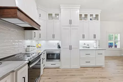 Kitchen - 18 Ules Watson Dr, Greenbrier, AR 72058 photo 6 of 6
