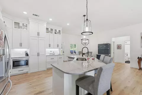 Kitchen - 18 Ules Watson Dr, Greenbrier, AR 72058 photo 1 of 6