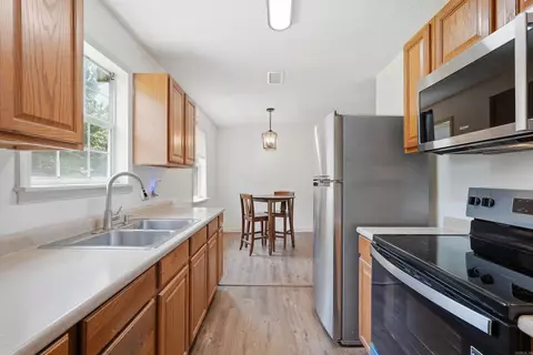 Kitchen - 60 Azalea Loop, Conway, AR 72032 photo 2 of 2