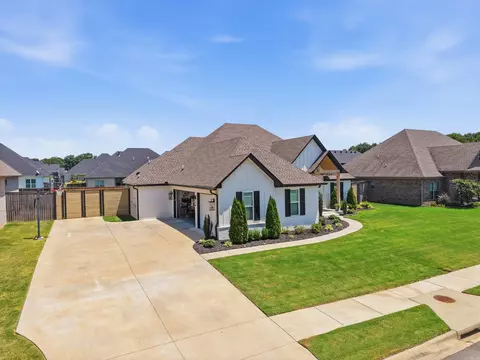 Exterior - 1680 Pearce Dr, Conway, AR 72034 photo 2 of 5
