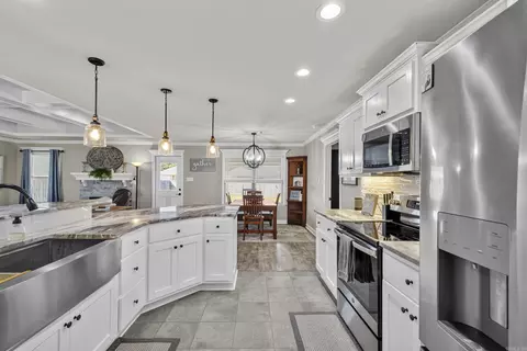 Kitchen - 17 Sienna Dr, Cabot, AR 72023 photo 6 of 7