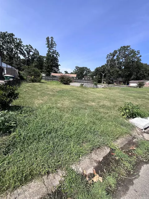 1800 Saratoga, North Little Rock, AR 72116