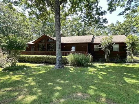 206 Cherokee Cir, Fairfield Bay, AR 72088