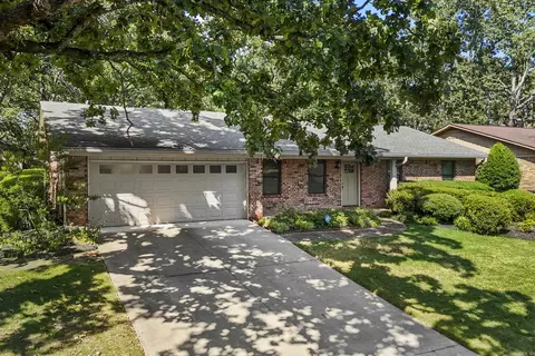 1817 War Eagle Dr, North Little Rock, AR 72116