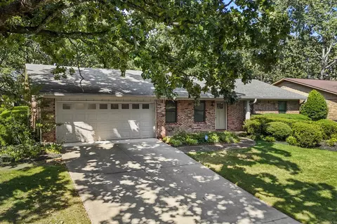 1817 War Eagle Dr, North Little Rock, AR 72116