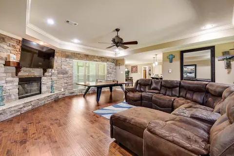 Living - 402 Demuth, Benton, AR 72019 photo 1 of 2