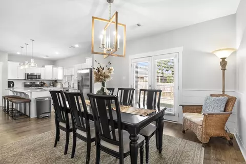 Dining - 1875 Mullberry, Conway, AR 72034 photo 3 of 3