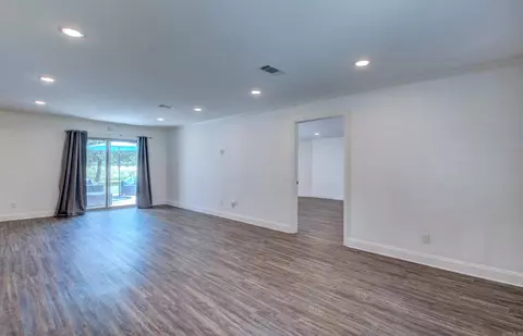 Living - 4111 Ryburn Rd, Pine Bluff, AR 71603 photo 3 of 10