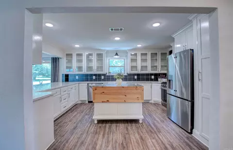 Kitchen - 4111 Ryburn Rd, Pine Bluff, AR 71603 photo 7 of 8