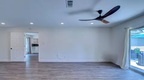 Living - 4111 Ryburn Rd, Pine Bluff, AR 71603 photo 10 of 10
