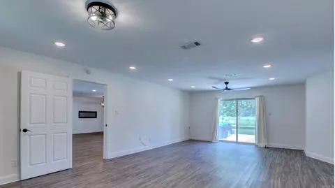 Living - 4111 Ryburn Rd, Pine Bluff, AR 71603 photo 9 of 10