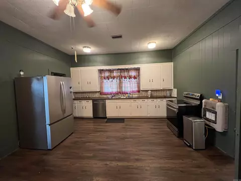 Kitchen - 303 W Pine St, Warren, AR 71671 photo 2 of 4