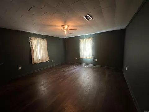 Bedroom - 303 W Pine St, Warren, AR 71671 photo 2 of 2