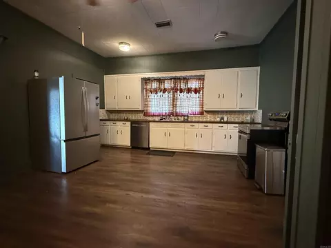 Kitchen - 303 W Pine St, Warren, AR 71671 photo 4 of 4
