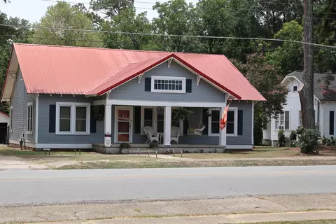 Exterior - 303 W Pine St, Warren, AR 71671 photo 7 of 9