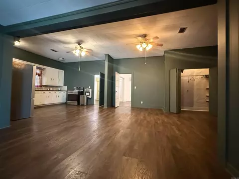 Living - 303 W Pine St, Warren, AR 71671 photo 3 of 5