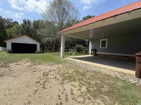 Exterior - 303 W Pine St, Warren, AR 71671 photo 5 of 10