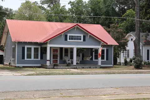 Exterior - 303 W Pine St, Warren, AR 71671 photo 8 of 10