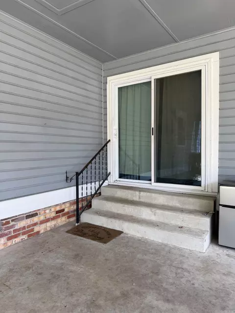 Exterior - 303 W Pine St, Warren, AR 71671 photo 6 of 10