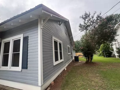 Exterior - 303 W Pine St, Warren, AR 71671 photo 5 of 9