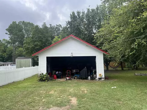 Exterior - 303 W Pine St, Warren, AR 71671 photo 4 of 9