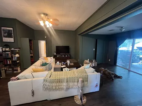 Living - 303 W Pine St, Warren, AR 71671 photo 1 of 1