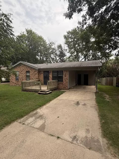 1317 S 6th St, Paragould, AR 72450