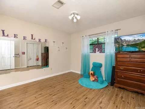 Bedroom - 7807 Summerhill Dr, Pine Bluff, AR 71603 photo 2 of 3