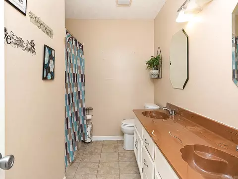 Bath - 7807 Summerhill Dr, Pine Bluff, AR 71603 photo 4 of 4