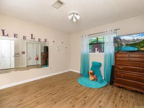 Bedroom - 7807 Summerhill Dr, Pine Bluff, AR 71603 photo 2 of 3