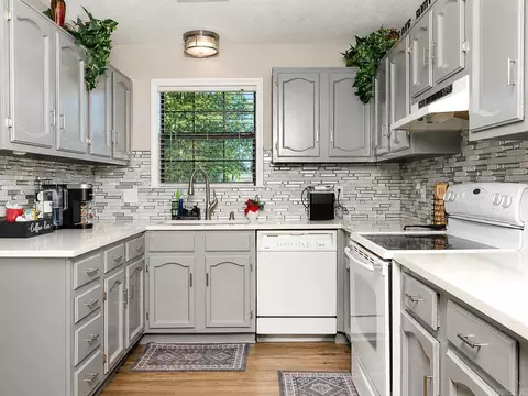 Kitchen - 7807 Summerhill Dr, Pine Bluff, AR 71603 photo 1 of 3