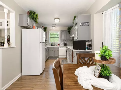 Kitchen - 7807 Summerhill Dr, Pine Bluff, AR 71603 photo 3 of 3