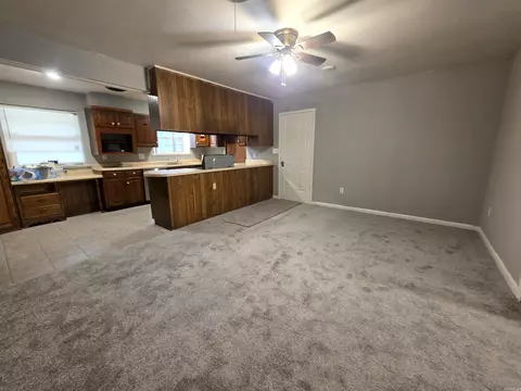 Living - 1503 S Dakota, Pine Bluff, AR 71601 photo 2 of 6