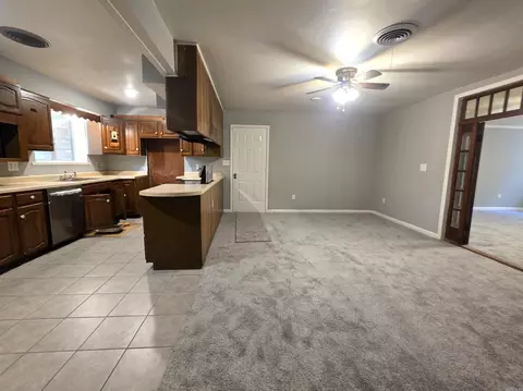 Living - 1503 S Dakota, Pine Bluff, AR 71601 photo 1 of 6